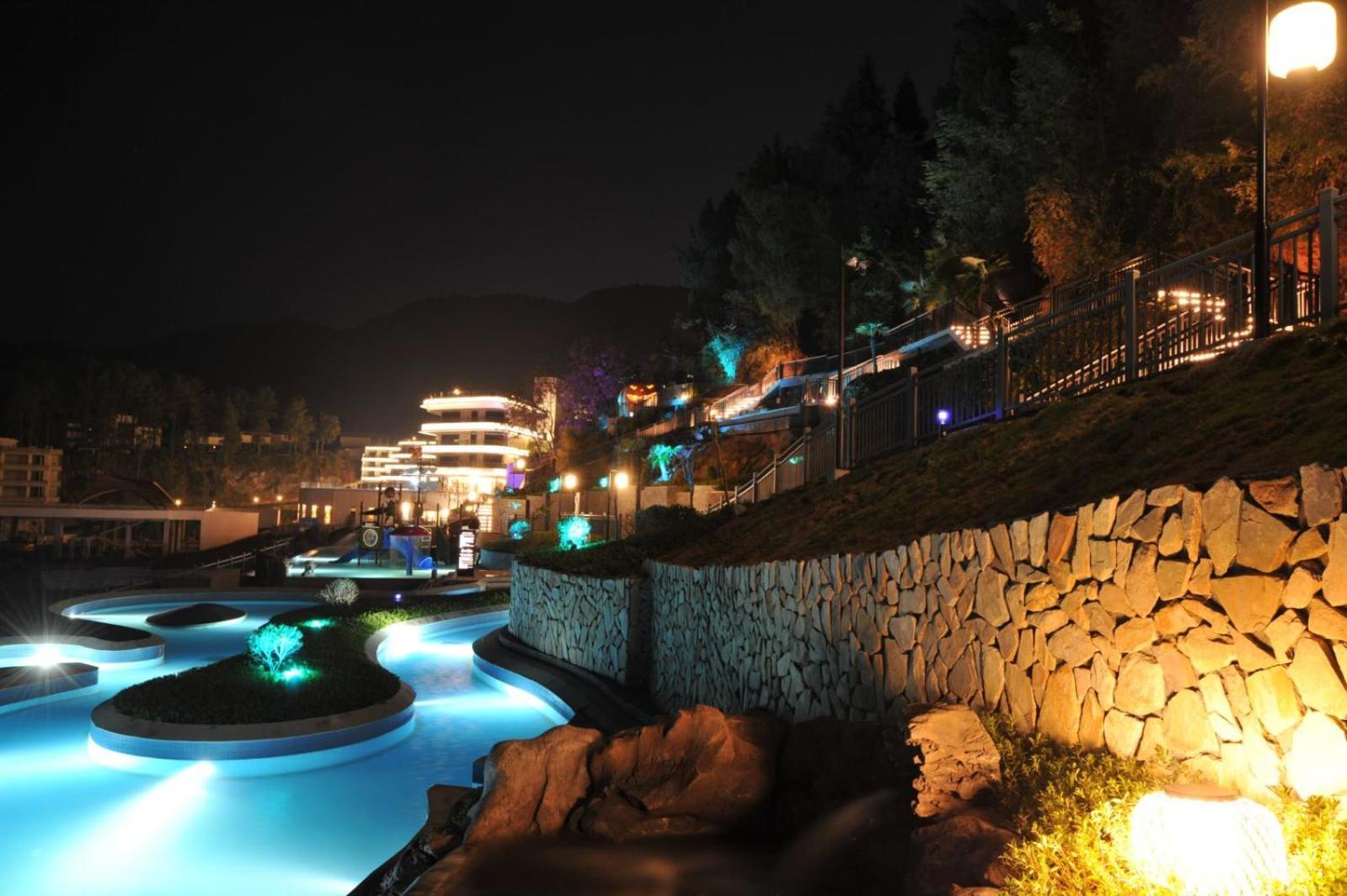 Wyndham Grand Plaza Royale Hot Springs Fenghuang Hotel Luaran gambar