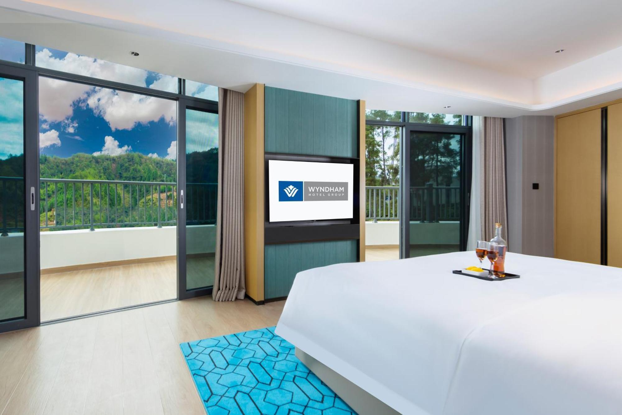 Wyndham Grand Plaza Royale Hot Springs Fenghuang Hotel Luaran gambar