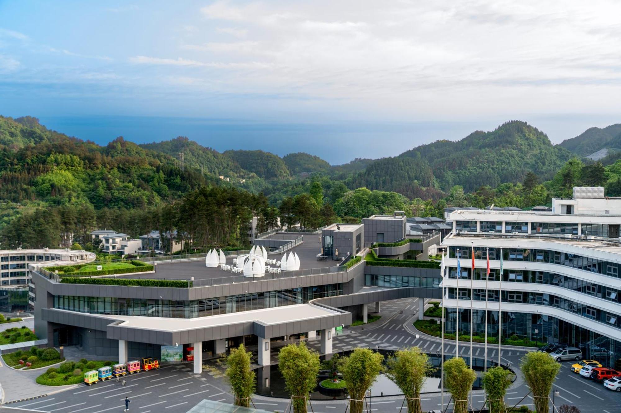 Wyndham Grand Plaza Royale Hot Springs Fenghuang Hotel Luaran gambar